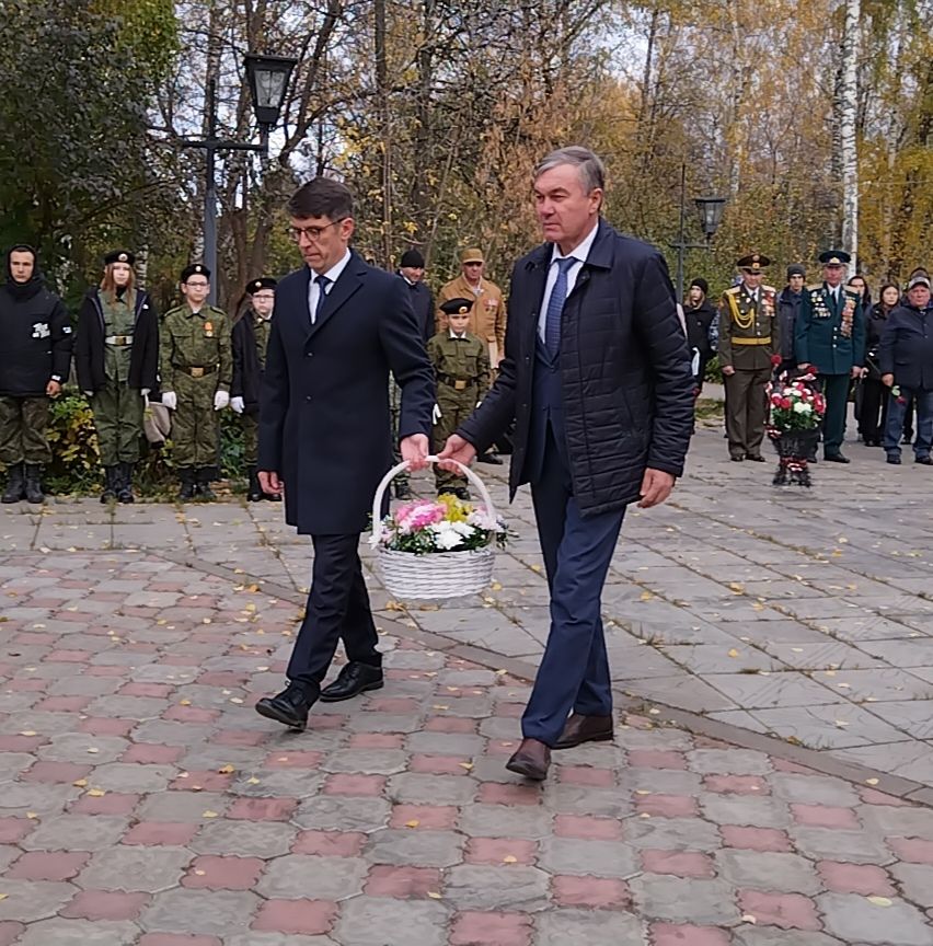 Лениногорскида реконструкциядән соң сугышчы-интернационалистларга һәйкәл ачылды (+фотолар)