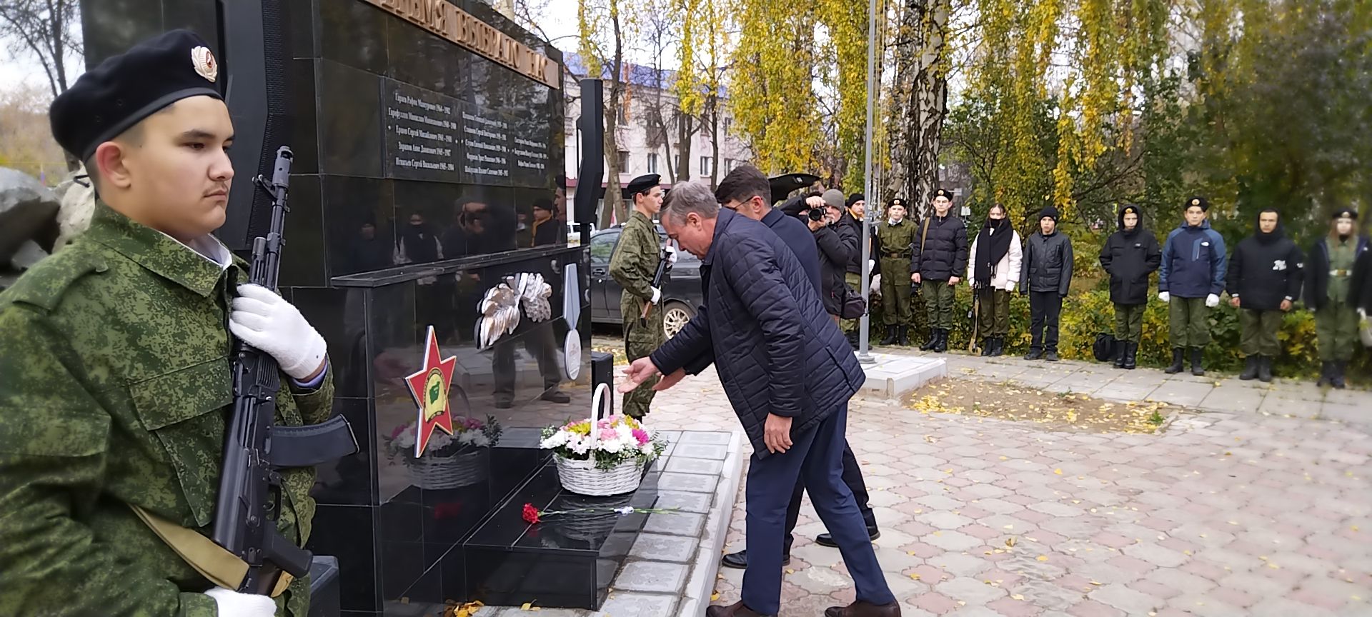 Лениногорскида реконструкциядән соң сугышчы-интернационалистларга һәйкәл ачылды (+фотолар)