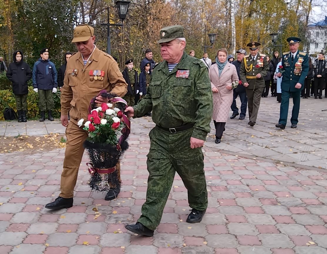 Лениногорскида реконструкциядән соң сугышчы-интернационалистларга һәйкәл ачылды (+фотолар)