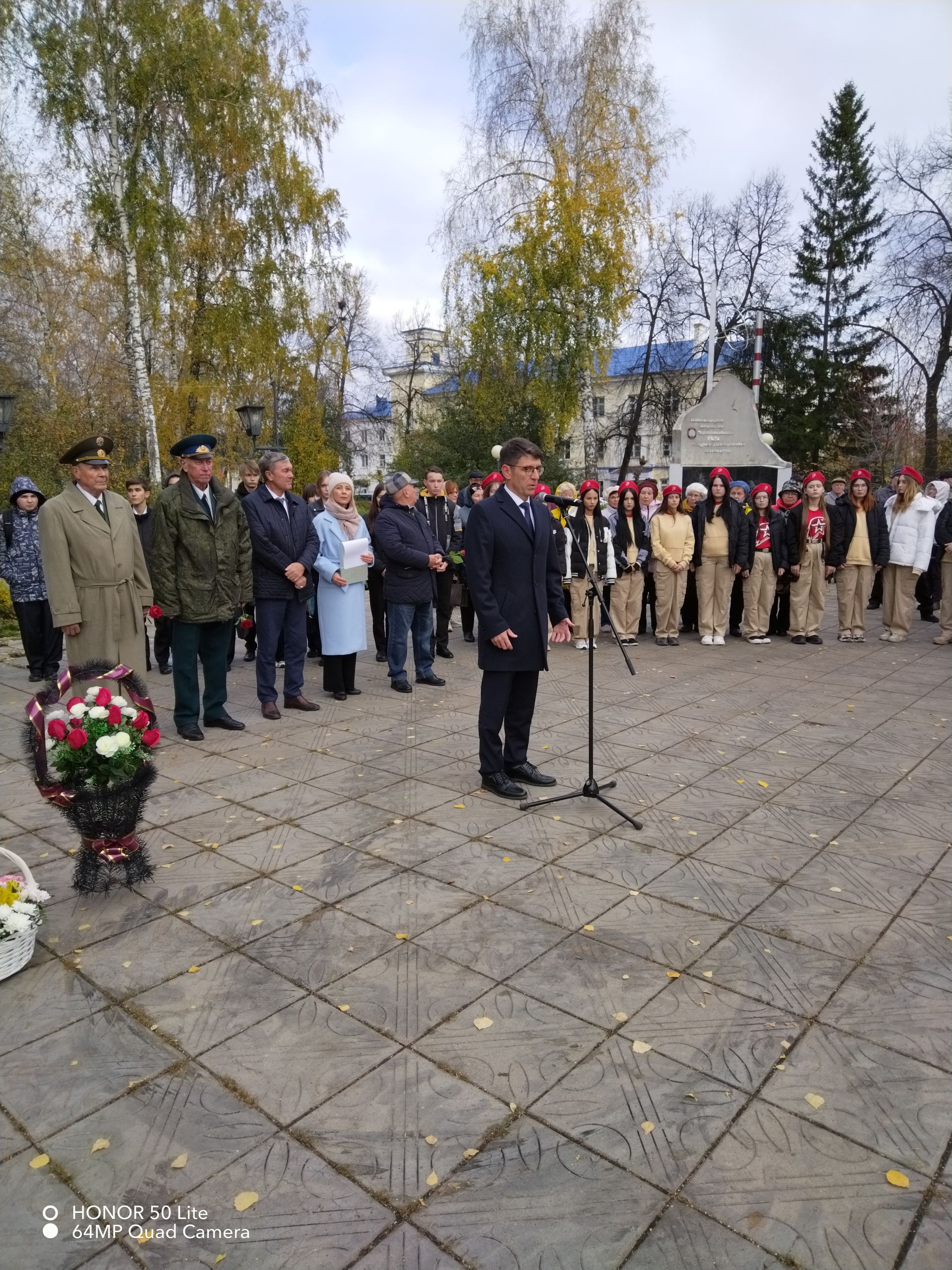 Лениногорскида реконструкциядән соң сугышчы-интернационалистларга һәйкәл ачылды (+фотолар)