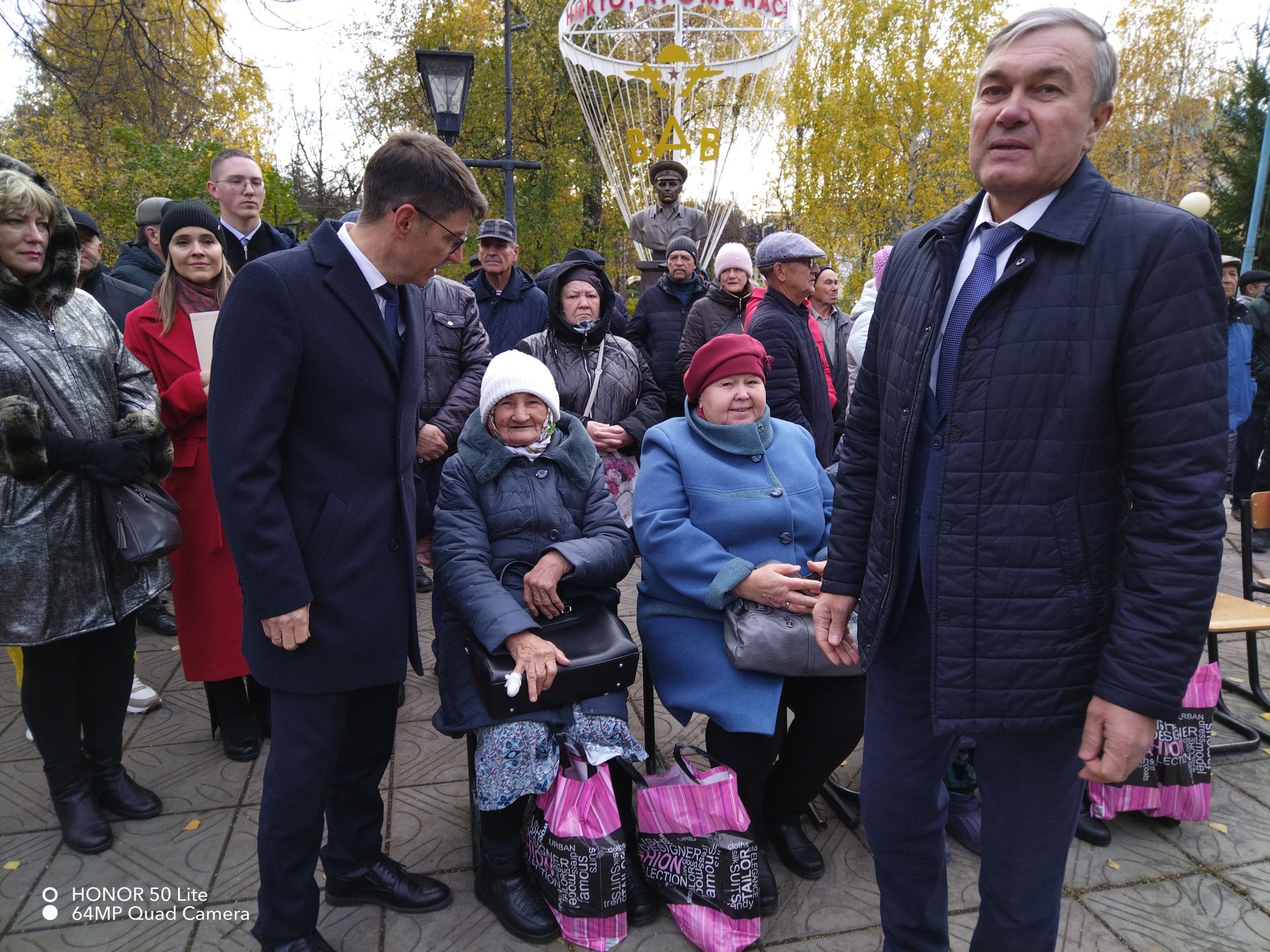 Лениногорскида реконструкциядән соң сугышчы-интернационалистларга һәйкәл ачылды (+фотолар)