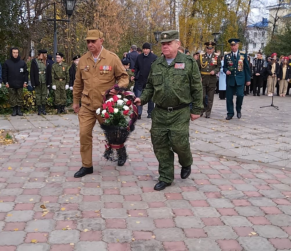 Лениногорскида реконструкциядән соң сугышчы-интернационалистларга һәйкәл ачылды (+фотолар)