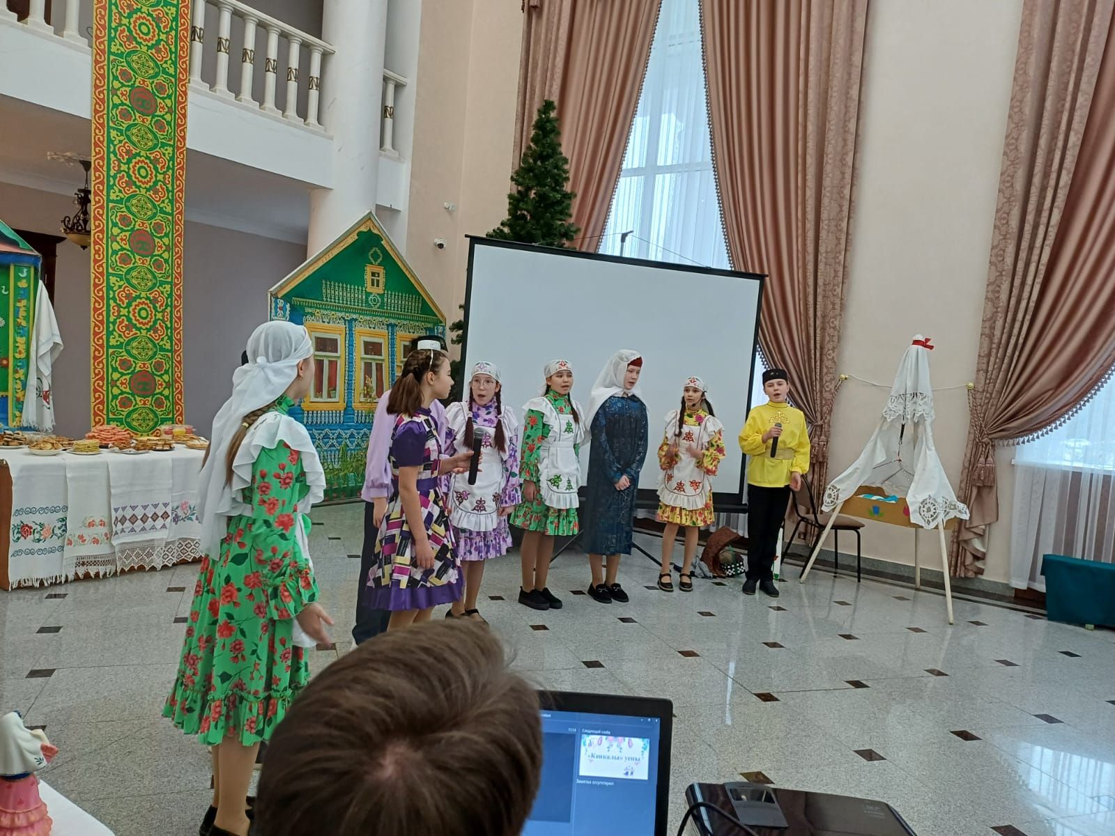 Лениногорск мәдәният сараенда татар халык гореф-гадәтләрен искә төшерделәр
