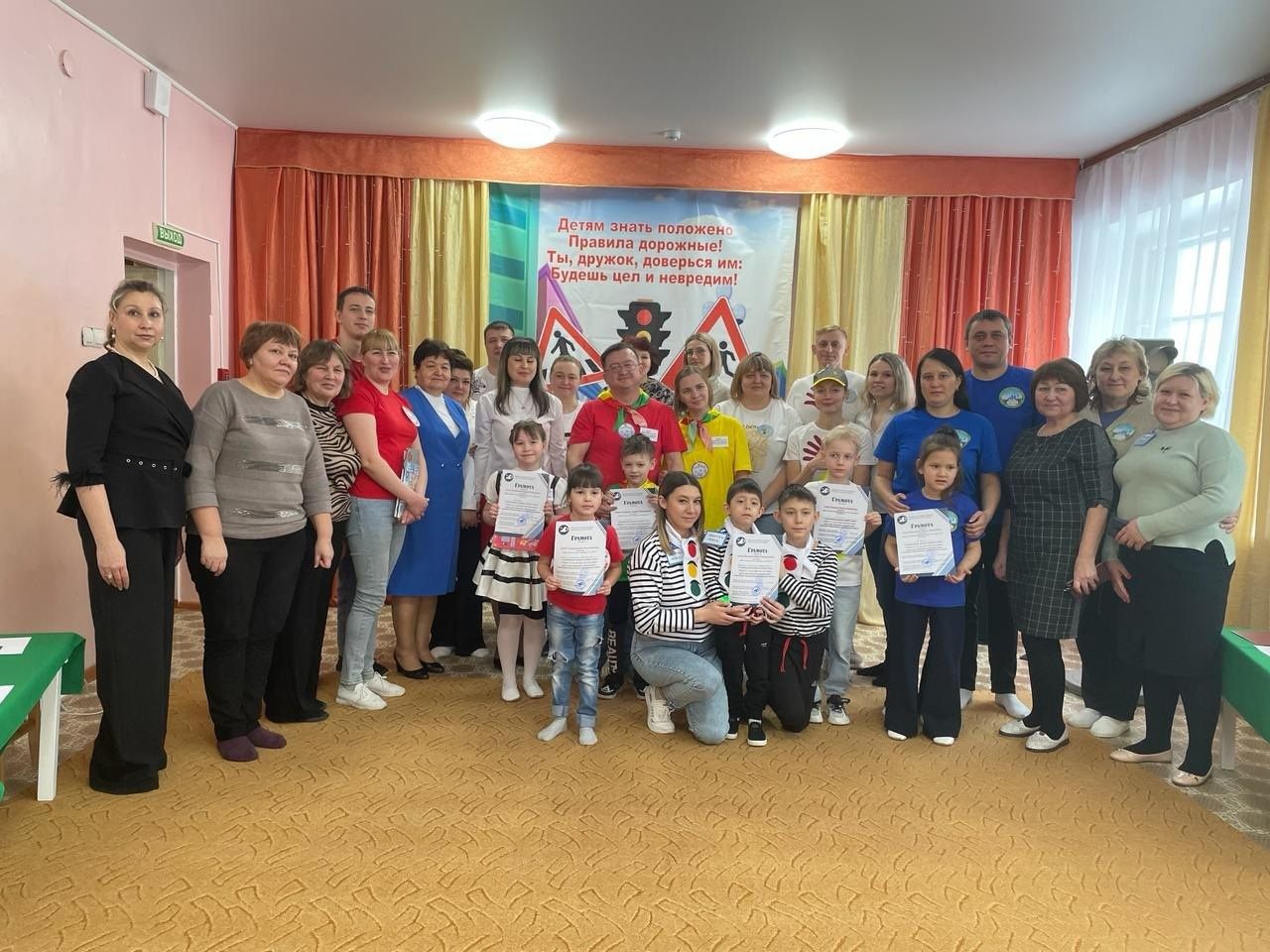 Лениногорск гаиләләре юл йөрү кагыйдәләренә багышланган конкурста катнашты (+фотолар)
