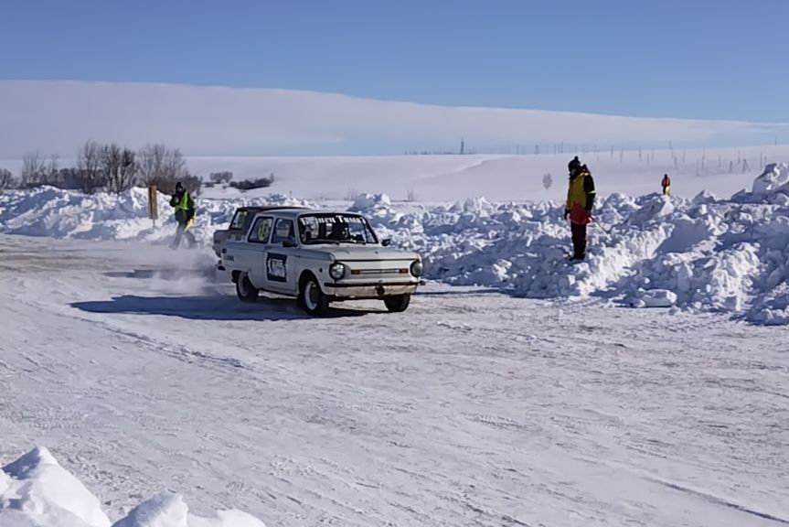 Лениногорскида запорожец автомобильләрендә ралли узышлар узды (+фото һәм видео)