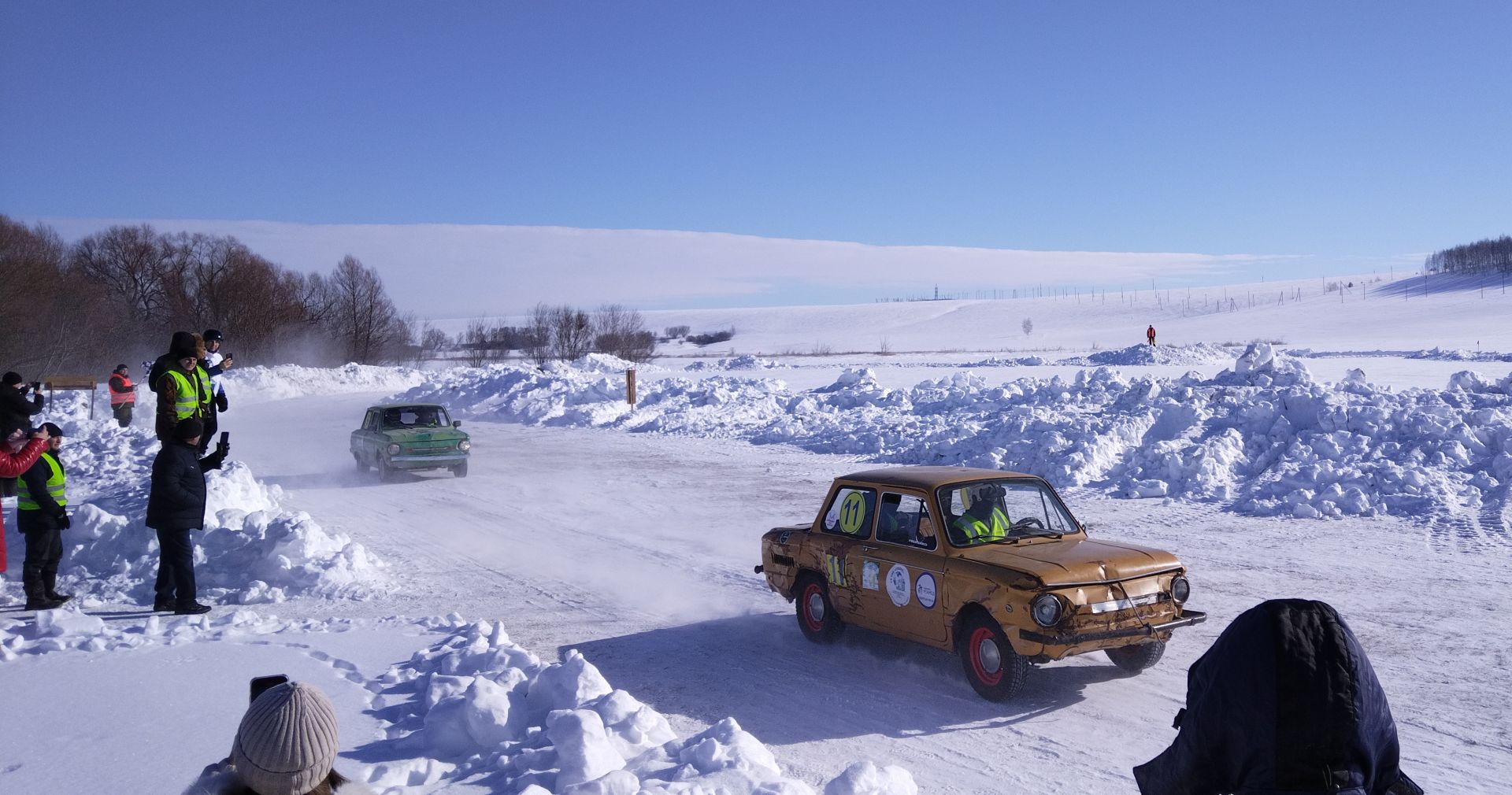 Лениногорскида запорожец автомобильләрендә ралли узышлар узды (+фото һәм видео)