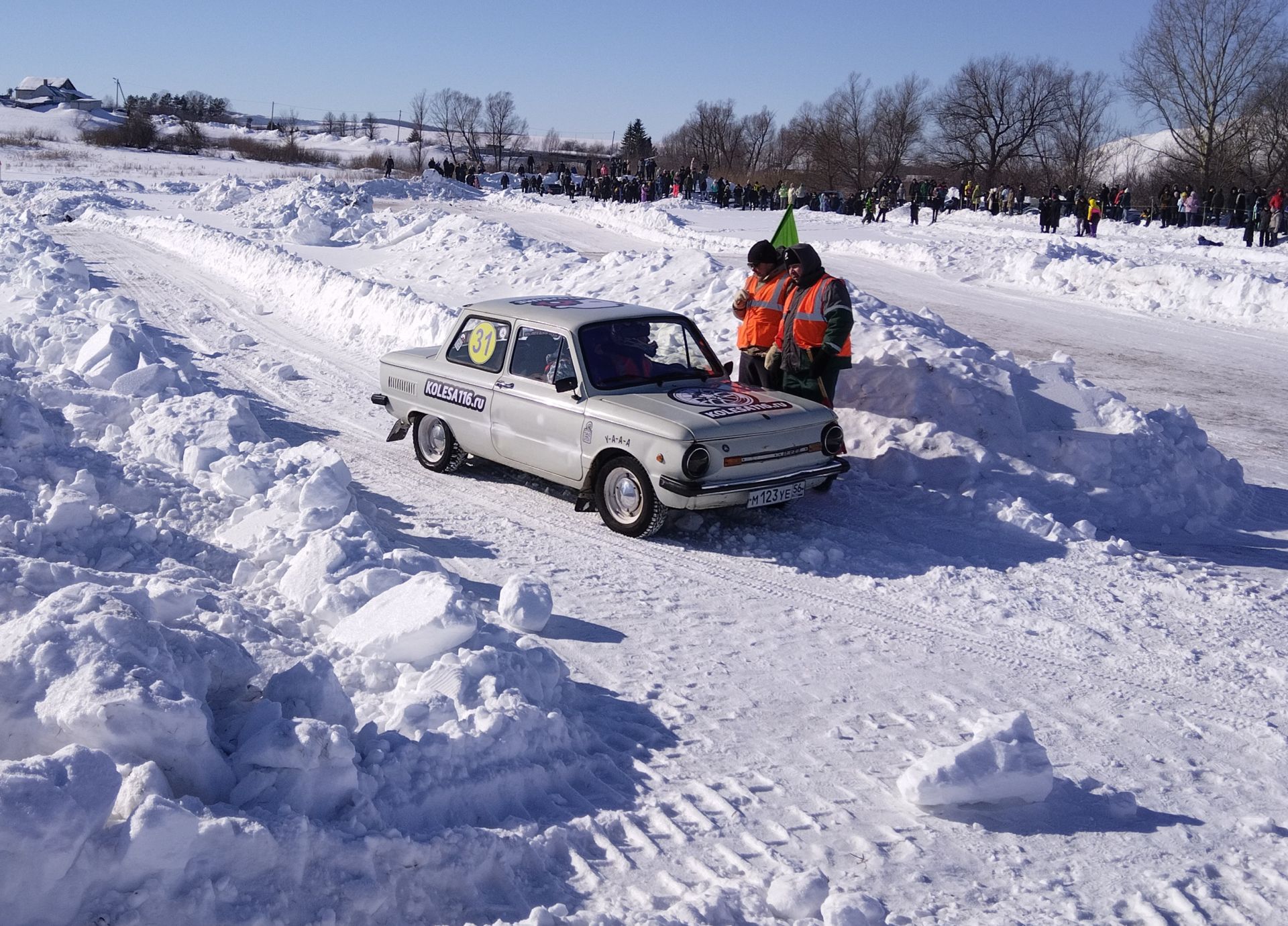 Лениногорскида запорожец автомобильләрендә ралли узышлар узды (+фото һәм видео)