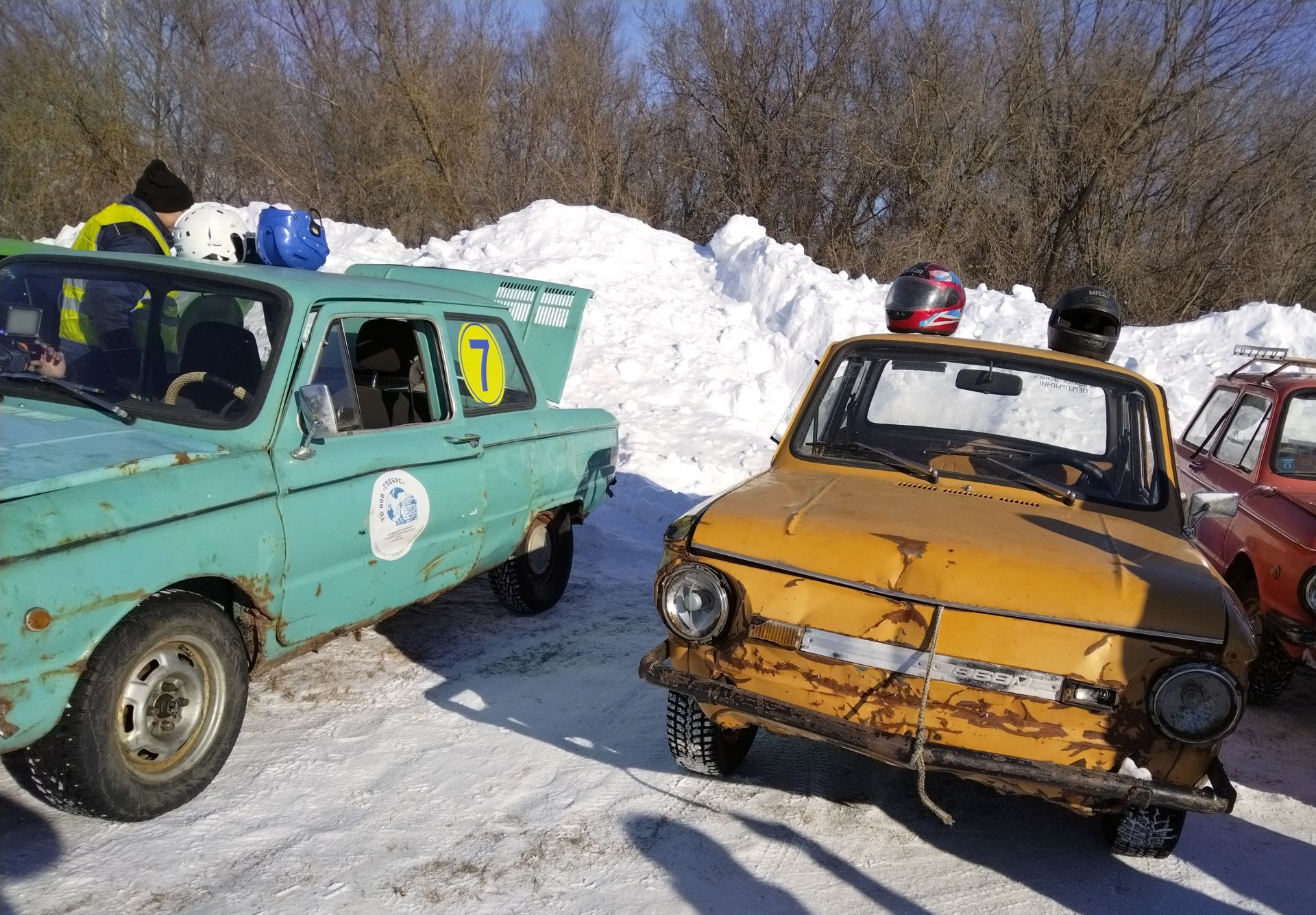 Лениногорскида запорожец автомобильләрендә ралли узышлар узды (+фото һәм видео)