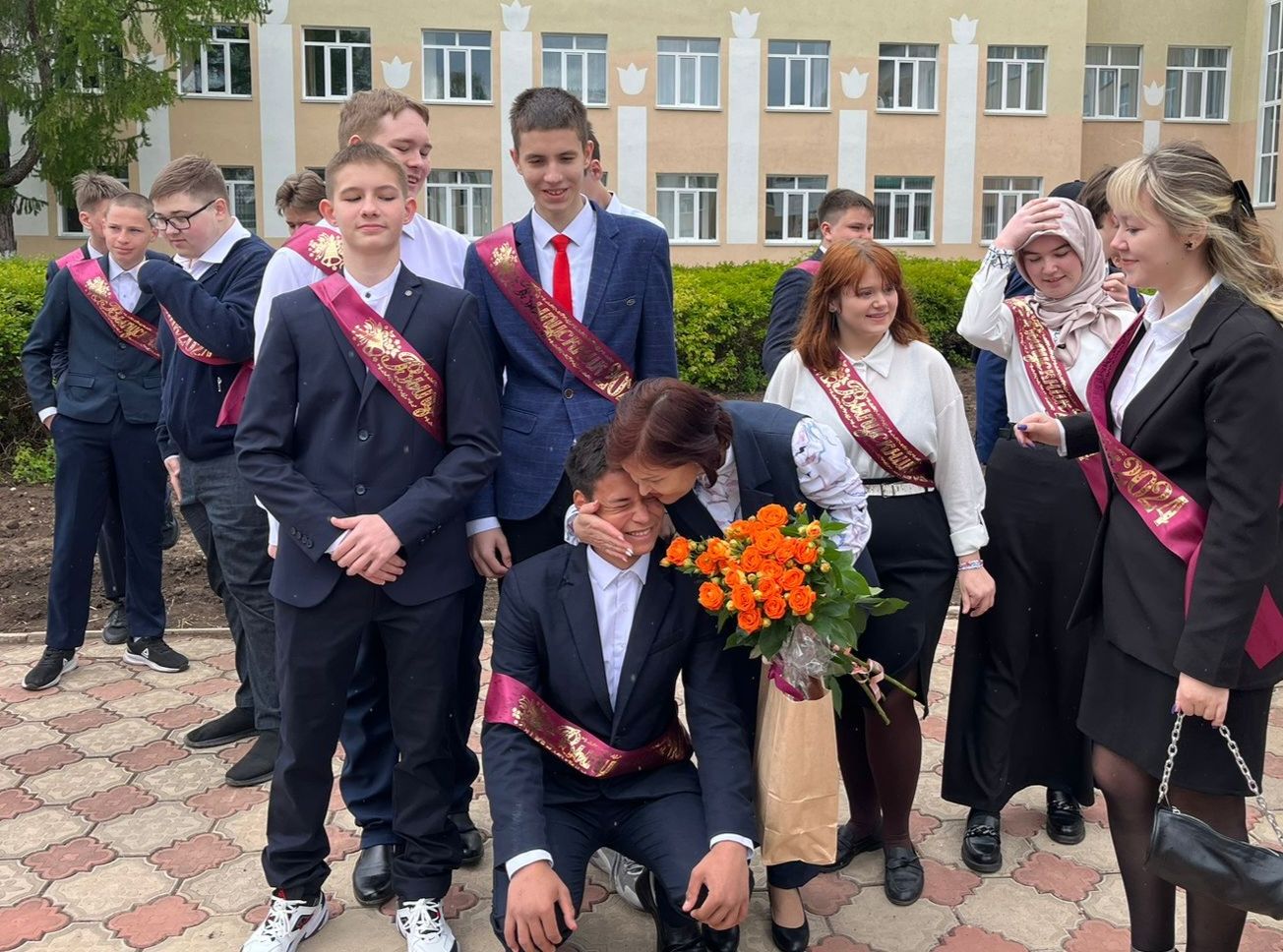 Лениногорск мәктәпләрендә соңгы кыңгырау яңгырады