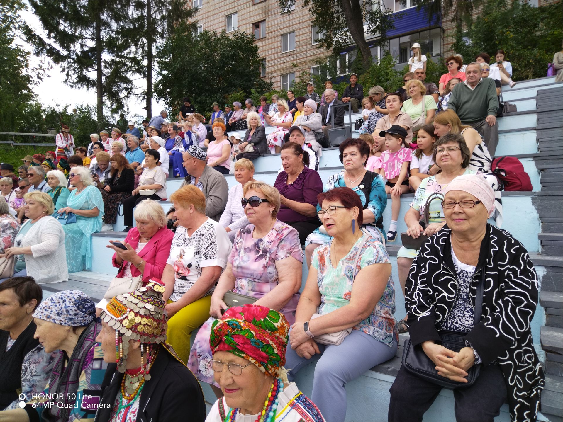 Лениногорскида Татарстан Республикасы көне уңаеннан бәйрәм бара (+фотолар)