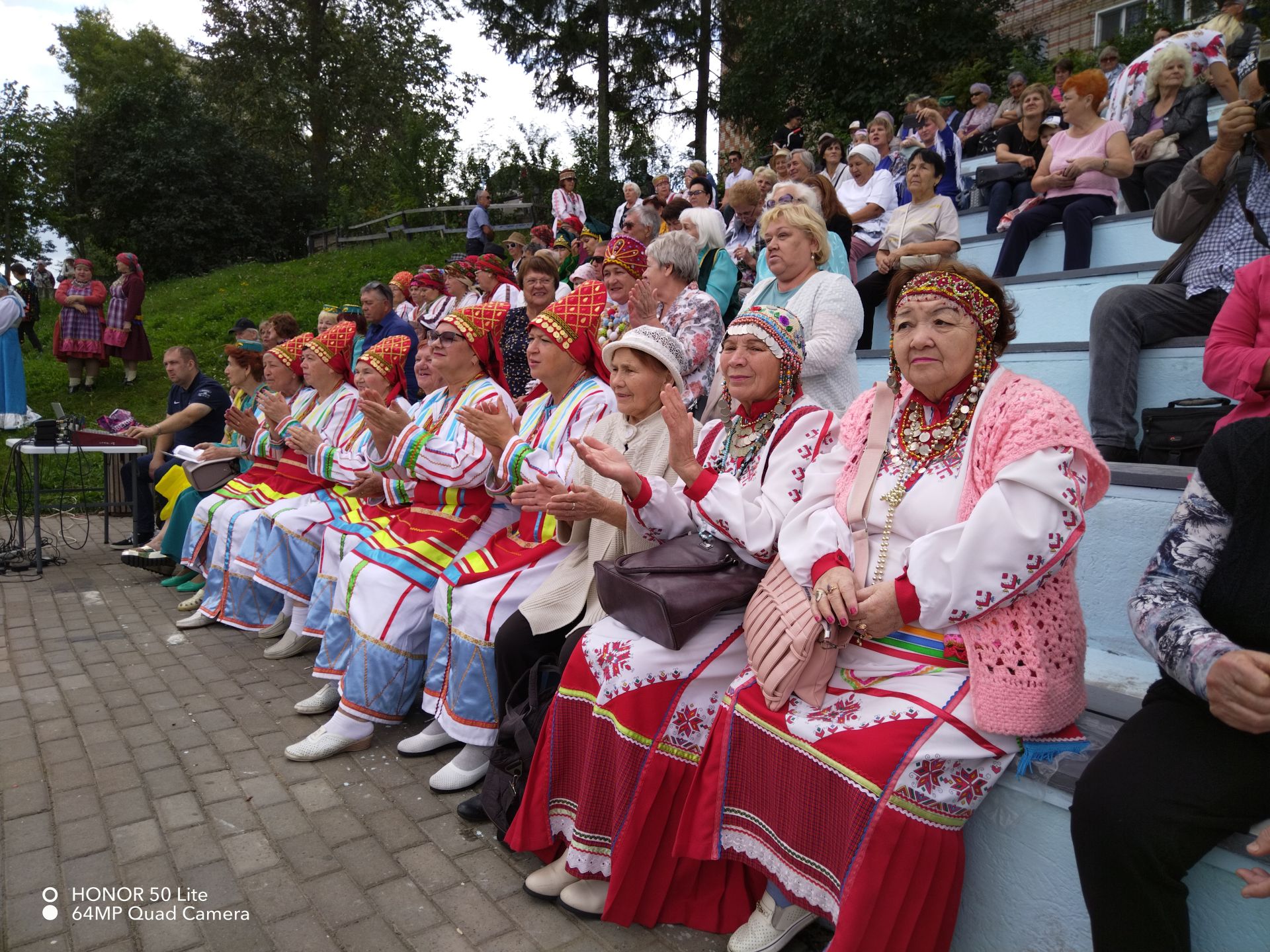 Лениногорскида Татарстан Республикасы көне уңаеннан бәйрәм бара (+фотолар)