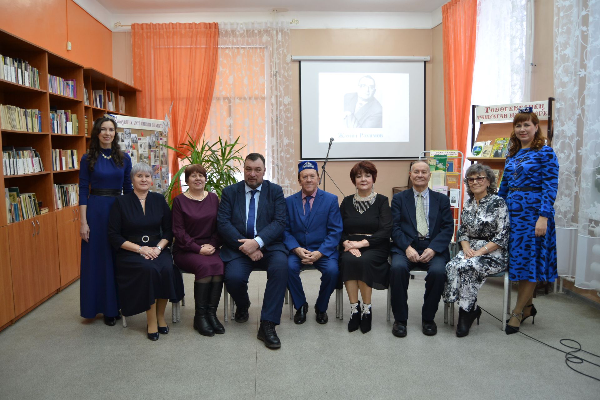 Лениногорскиның үзәк китапханәсендә Җәмит Рәхимовны искә алу кичәсе узды (+ бик күп фотолар)
