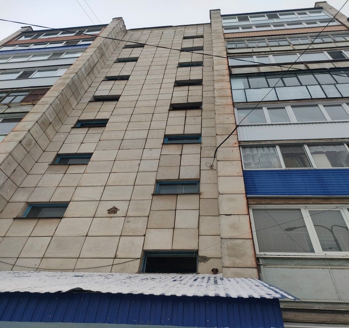 Лениногорскидагы күпкатлы йортта янгын чыгып, яшәүчеләрне эвакуацияләгәннәр