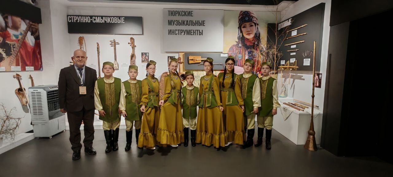 Лениногорскиның «Тургай» балалар этномузыкаль коллективы форумда чыгыш ясадылар
