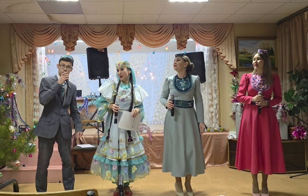 Районыбызның Чүте авылы кызлары-егетләре авылдашларына яңа ел бүләге  ясаган (+фотолар)