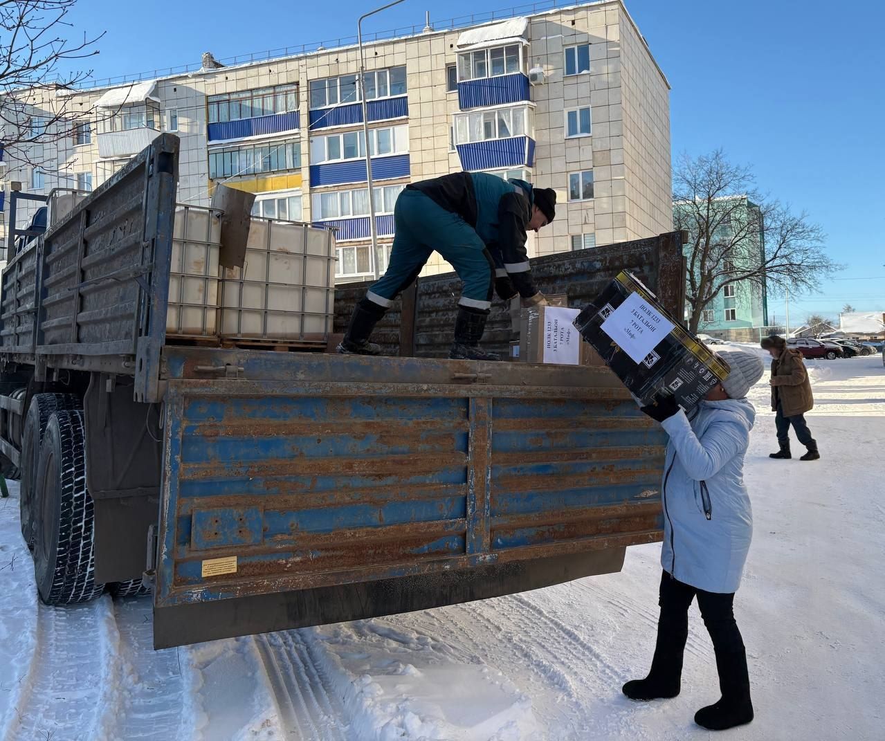 Лениногорскидан волонтер төркем чираттагы гуманитар йөкне җибәрде