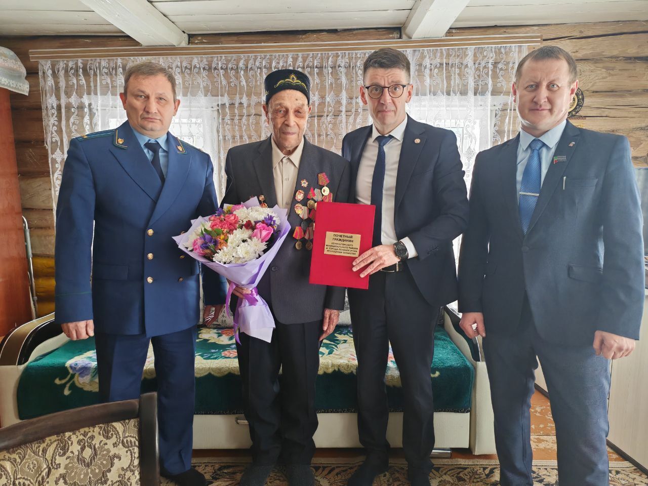 Керкәле авылы ветераны Исмәгыйль Сафуановка Мактаулы гражданин исеме һәм юбилей медале тапшырылды