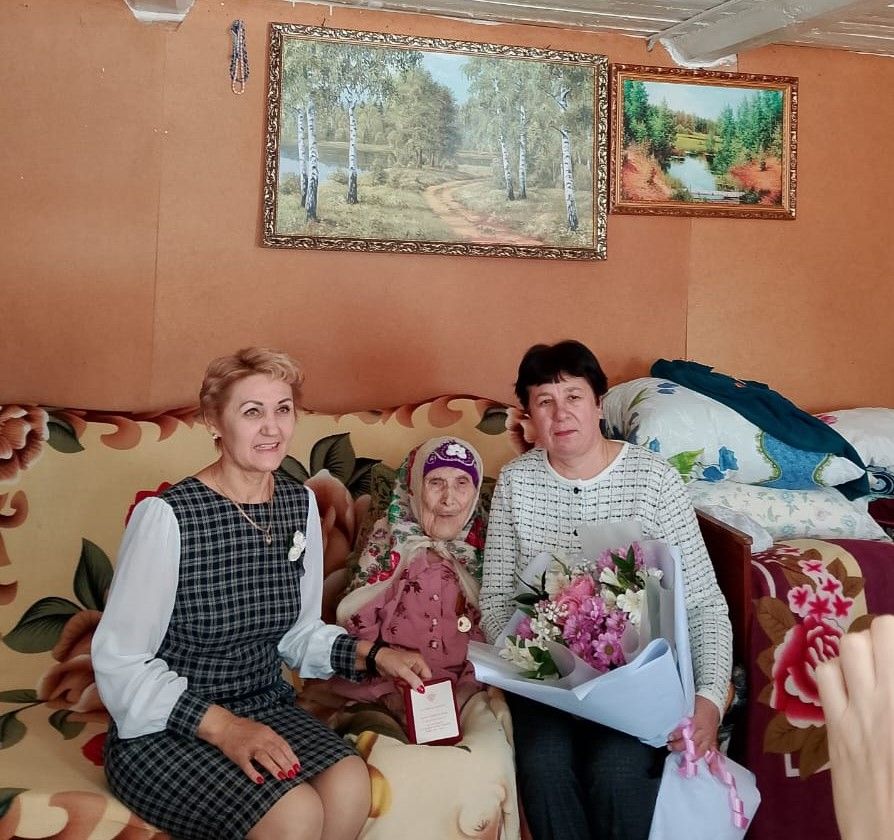 Түбән Чыршылы авылыннан Гасимә әби Әүхадиева 100 яшен тутырды