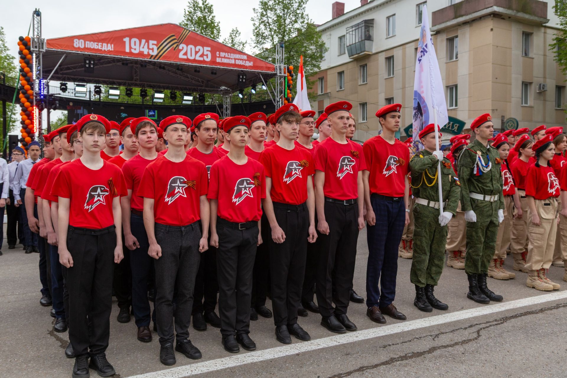 Җиңүчеләрнең дәвамчылары сугыш турындагы истәлеккә тугрылыклы