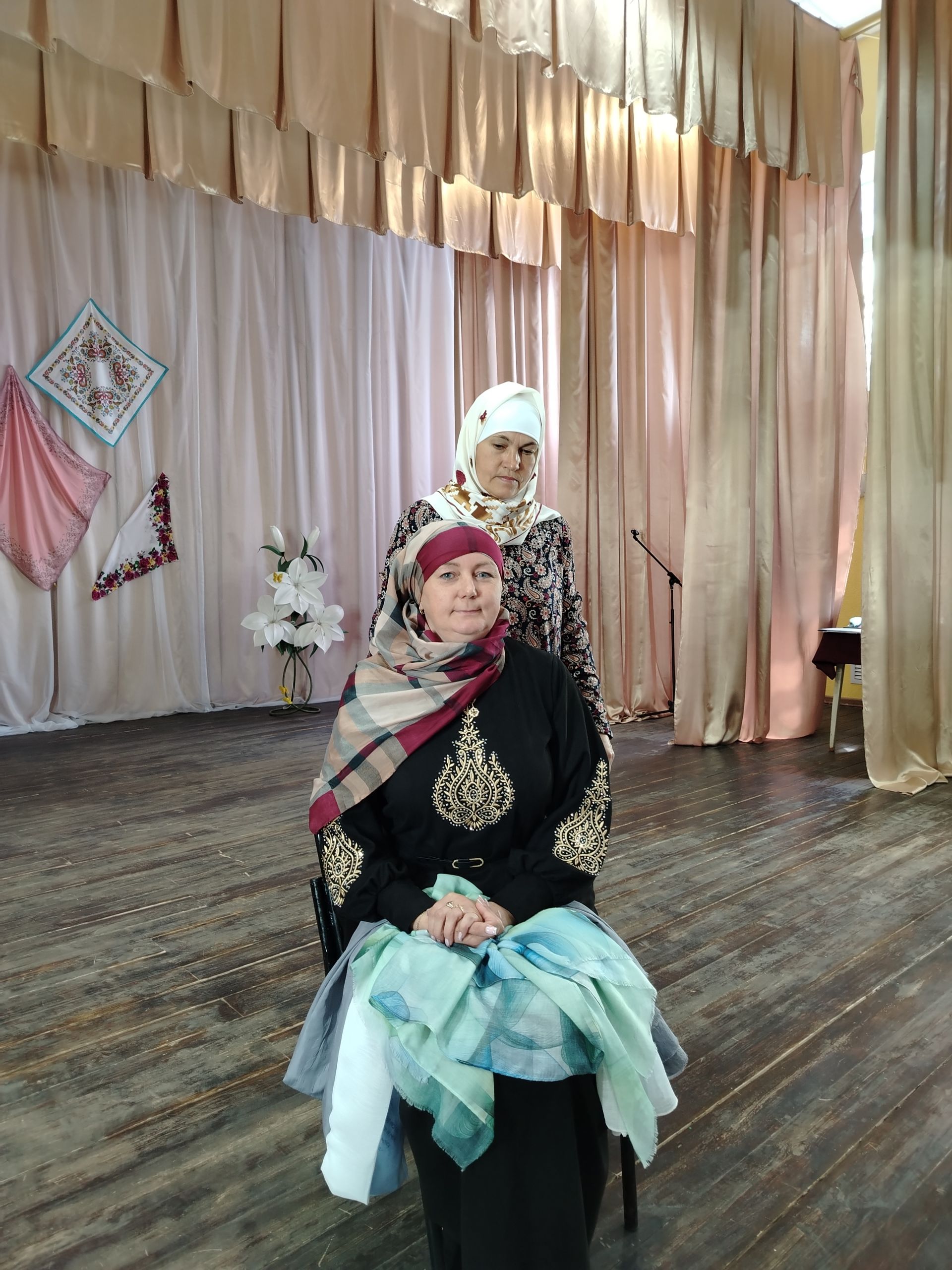 Куакбаш авылында милли-дини үзенчәлекләрне саклау юнәлешендәге “Яулык фазыйләте” чарасы тирә-күрше авыллардагы ак яулыклы апаларны да җыйды