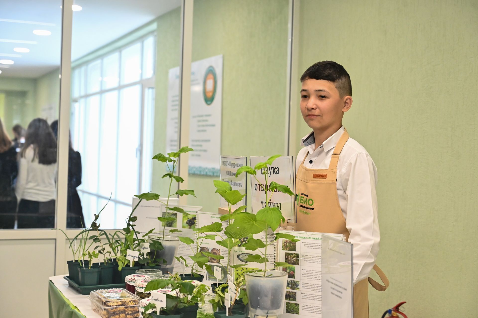 Лениногорск укучылары үзләренең эзләнү эшләрен слетта тәкъдим иттеләр