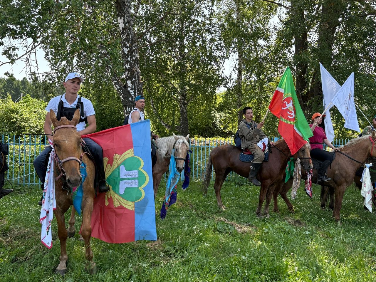 Лениногорск районында беренче тапкыр  атлар йөреше узды (+ бик күп фотолар)