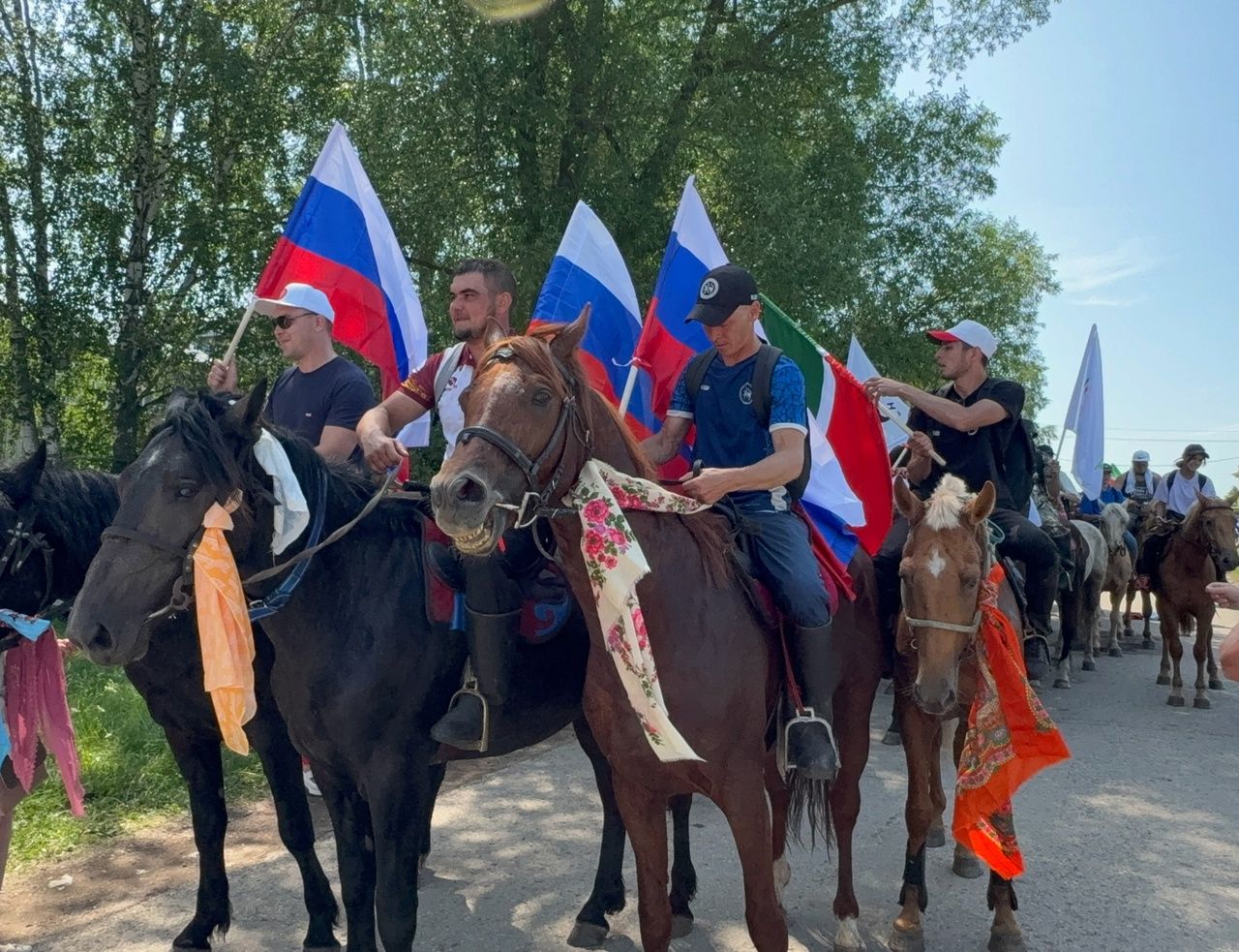 Лениногорск районында беренче тапкыр  атлар йөреше узды (+ бик күп фотолар)