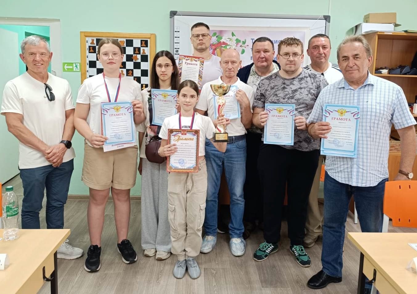 Лениногорск шахмат мәктәбендә «Соңгы кыңгырау» шахмат турнирында 50дән артык уенчы катнашты