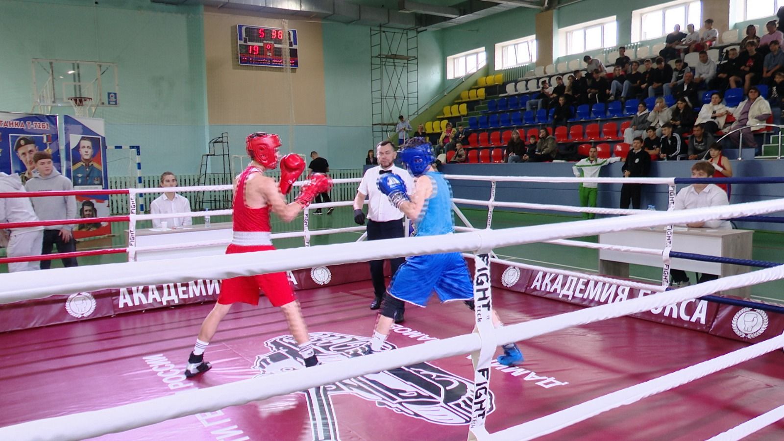 Сайлау көнендә Лениногорскида СВО Геройлары истәлегенә багышланган  бокс турниры уза