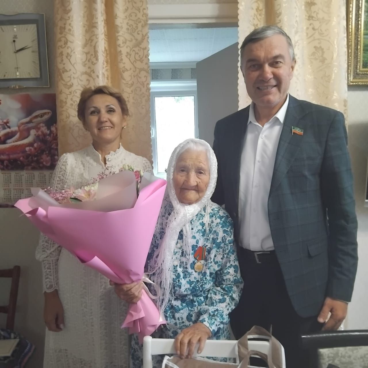 Лениногорскида яшәүче Халидә әбине 100 яше белән котладылар
