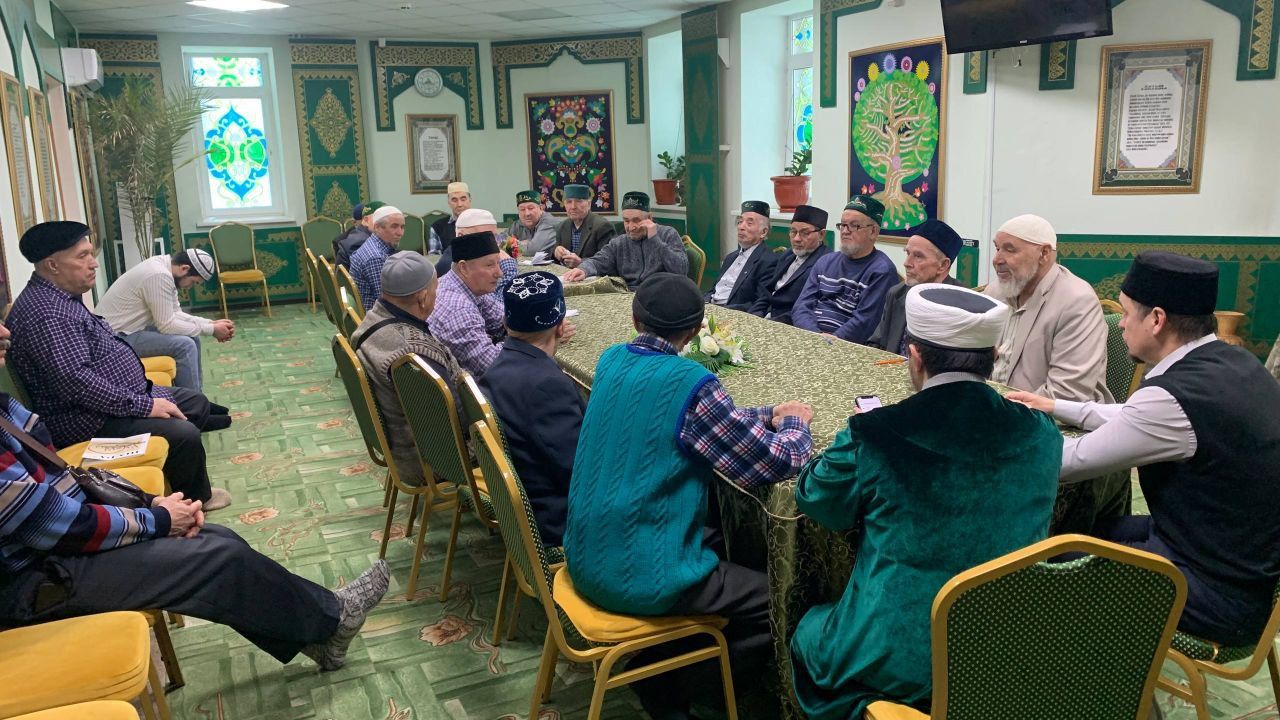 Лениногорск мөхтәсибәтендә район имамнары, остазлар, абыстайлар җыелышы үтте