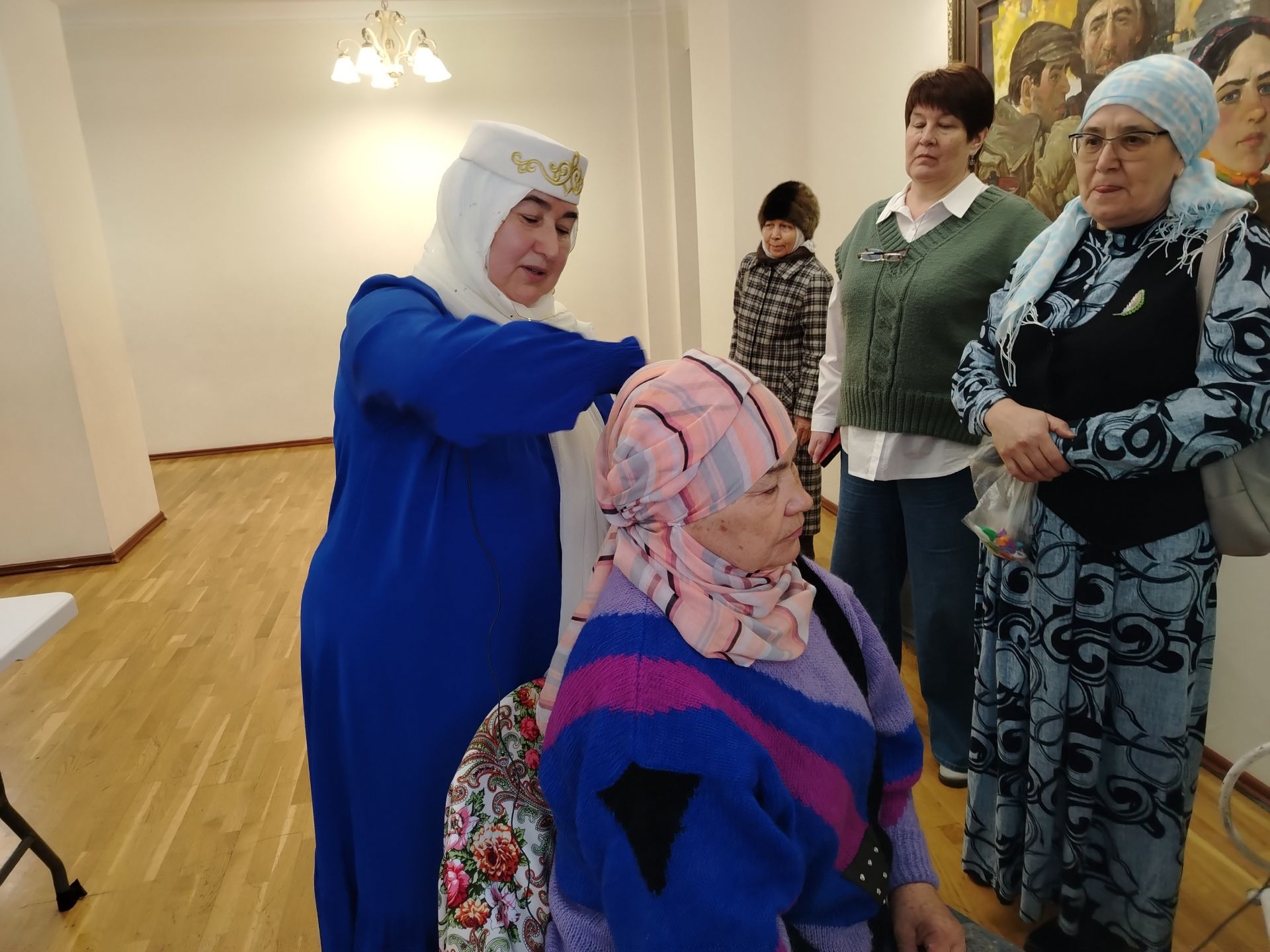 Яулык чит күзләрдән дә саклый: Лениногорскида хатын-кыз яулыгы тарихы буенча чара узды