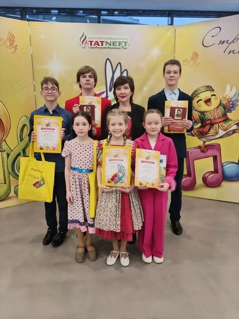 Лениногорскиның яшь талантлары «Сандугач сайрар илем»дә лауреатлар булды