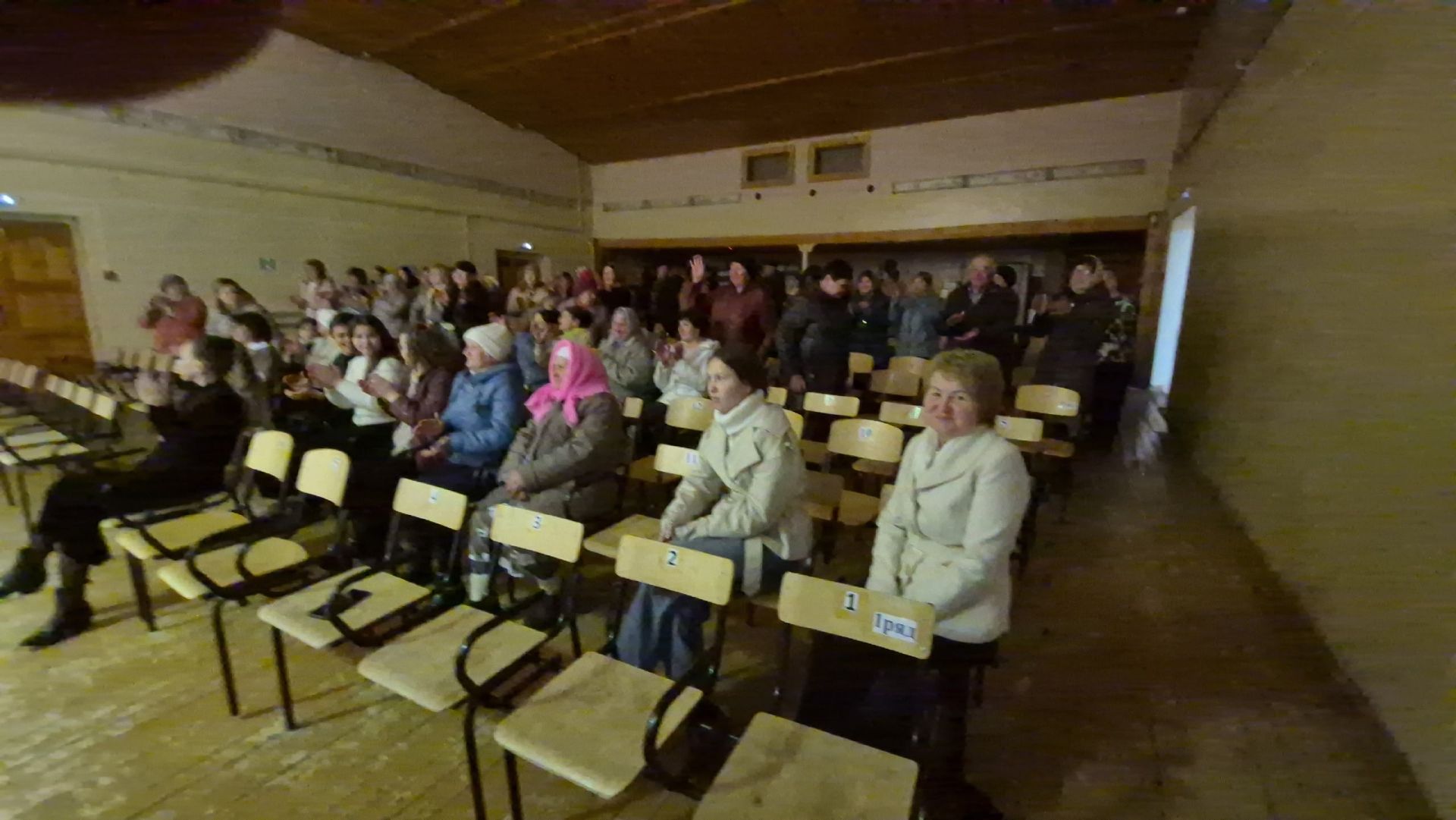 Яңа Иштирәк мәдәният йортында Шөгер театры спектакль күрсәтте