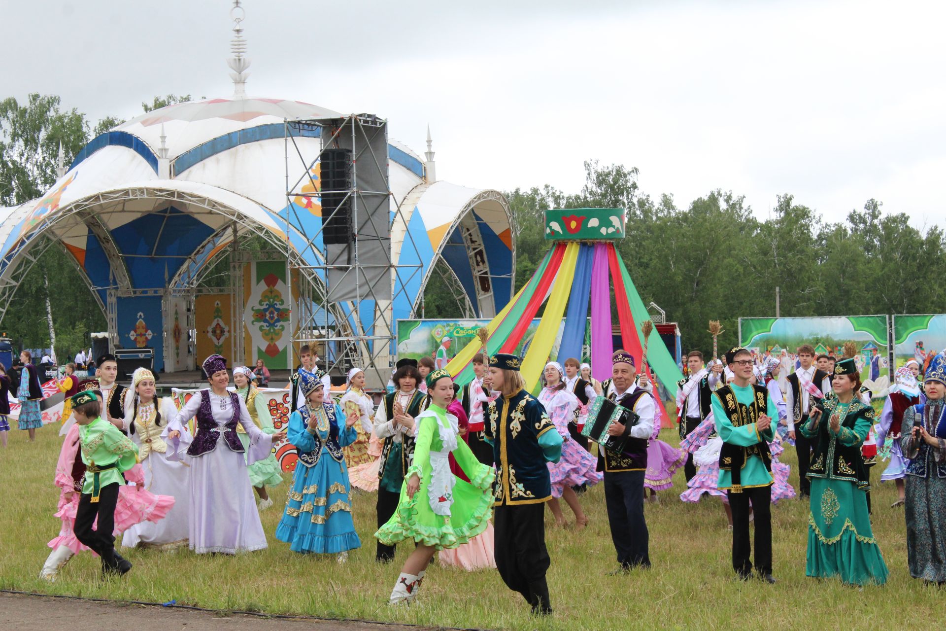 Яңгыр яуса да, Лениногорск Сабан туеның ямен җибәрмәде