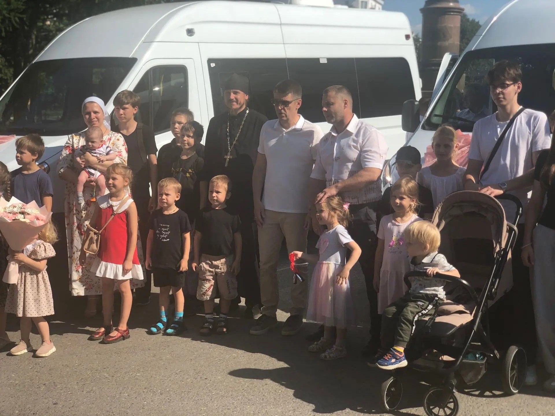 Лениногорскида ике күпбалалы гаилә яңа микроавтобуслы булды