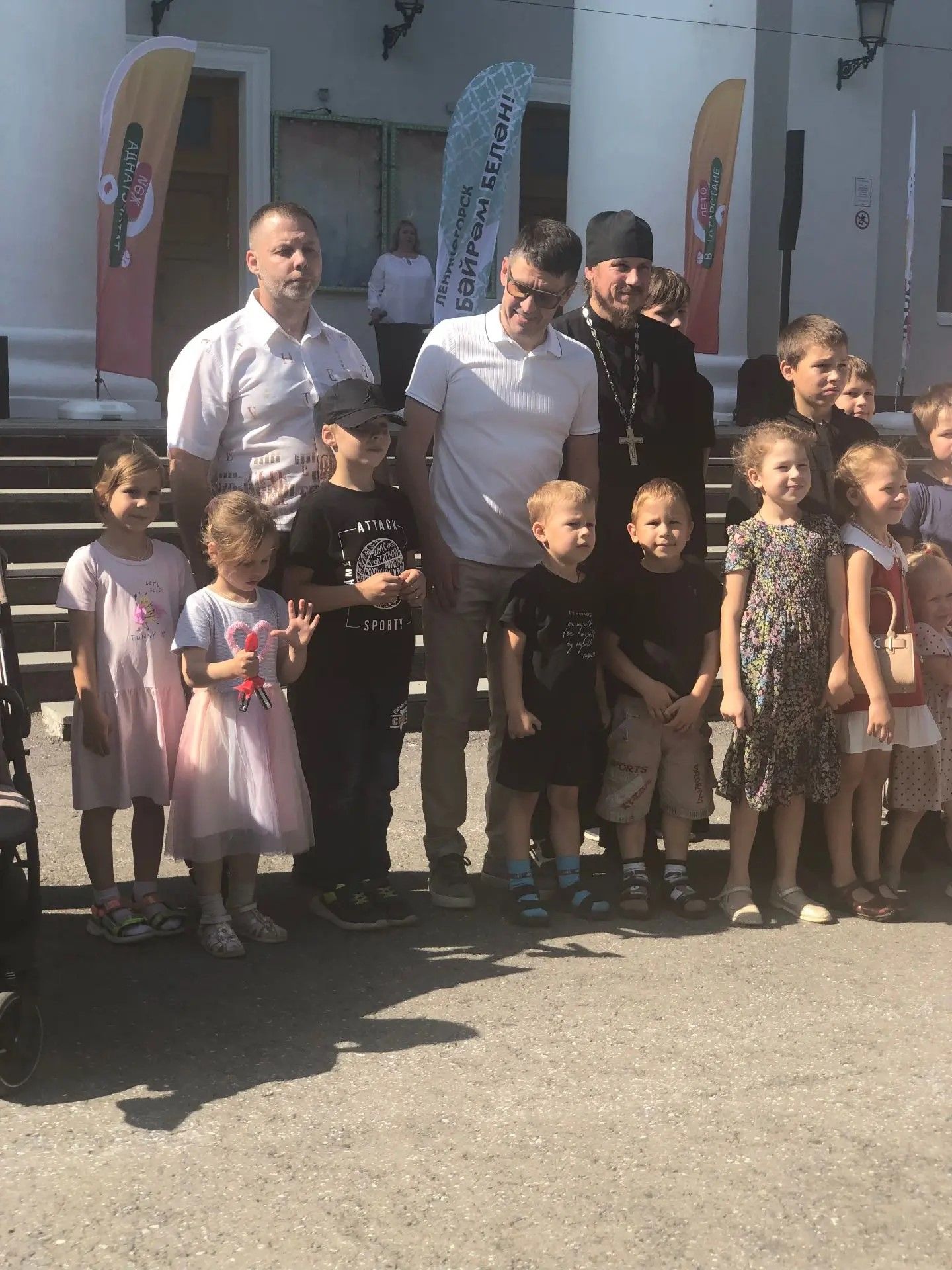 Лениногорскида ике күпбалалы гаилә яңа микроавтобуслы булды