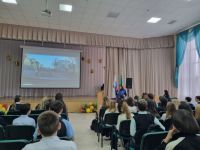 Лениногорскиның 2 нче мәктәбендә юллар куркынычсызлыгы дәресе үткәрелде