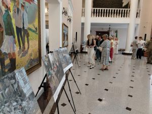 Лениногорскида «Украина неонацист режимы терроры хроникасы» фотокүргәзмәсе эшли