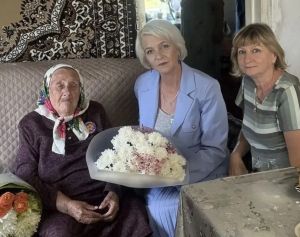 Иске Куак авылында яшәүче Марина  Яницкаяга - 100 яшь