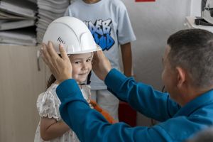 «Татнефть» күп балалы гаиләләрне производство белән таныштыра