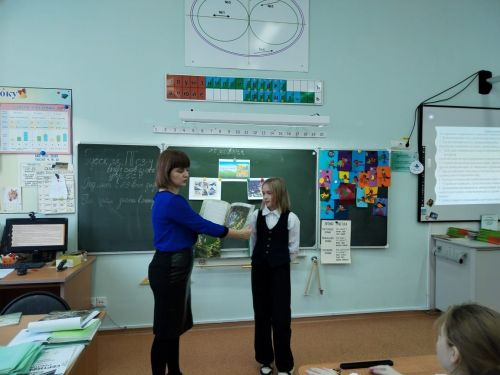 Балалар китапханәсе хезмәткәрләре 2нче мәктәптә экологик сәгать уздырдылар