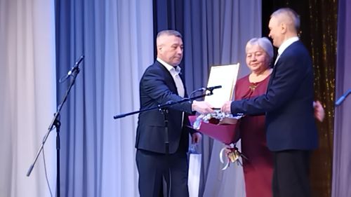 Лениногорск Мәдәният сараенда талантлы баянчы һәм башкаручы Геннадий Садовниковны юбилее белән котладылар (фотолар)