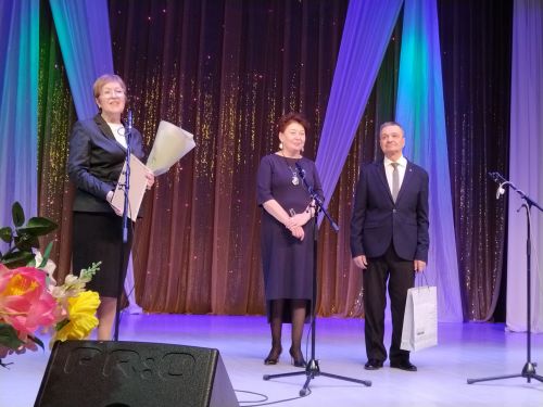Лениногорск Мәдәният сараенда талантлы баянчы һәм башкаручы Геннадий Садовниковны юбилее белән котладылар (фотолар)