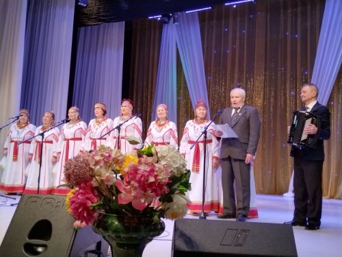 Лениногорск Мәдәният сараенда талантлы баянчы һәм башкаручы Геннадий Садовниковны юбилее белән котладылар (фотолар)