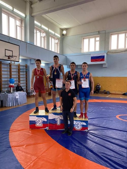 Лениногорскилылар грек-рим көрәшендә көмеш һәм бронза медальләр яулады