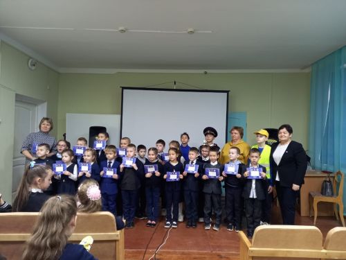 Лениногорскиның 3 нче мәктәбендә юл кагыйдәләренә кагылышлы уен үтте (+фотолар)