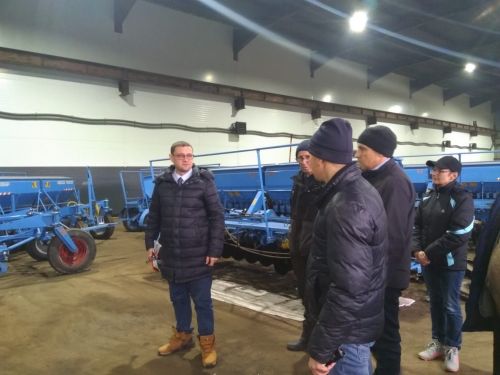 Район аграр хуҗалыкларында авыл хуҗалыгы техникаларын кышкы саклауга кую буенча тикшерү үтте (+ фотолар)