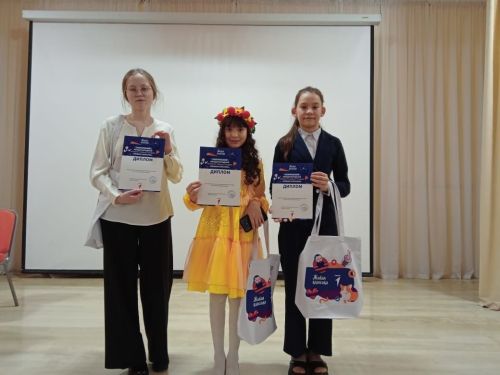 Иске Иштирәк мәктәбе укучысы Рузилә Казанда шигырь конкурсында катнашты