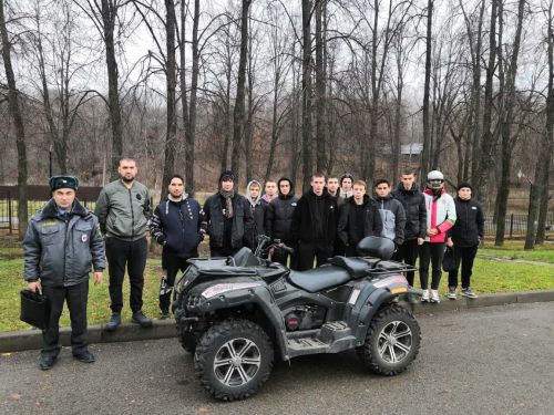Лениногорскилылар “внедорожник” йөртү өчен имтихан тапшырды